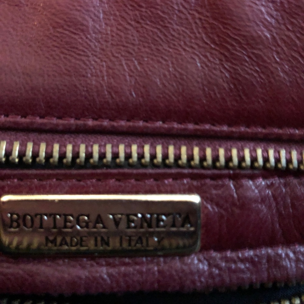 AUTHENTIC Bottega Veneta Crossbody - Picture 3 of 4